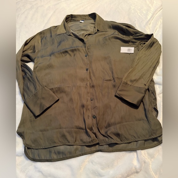 Old Navy Olive Green Women's Button-Up Top - Picture 2 of 10